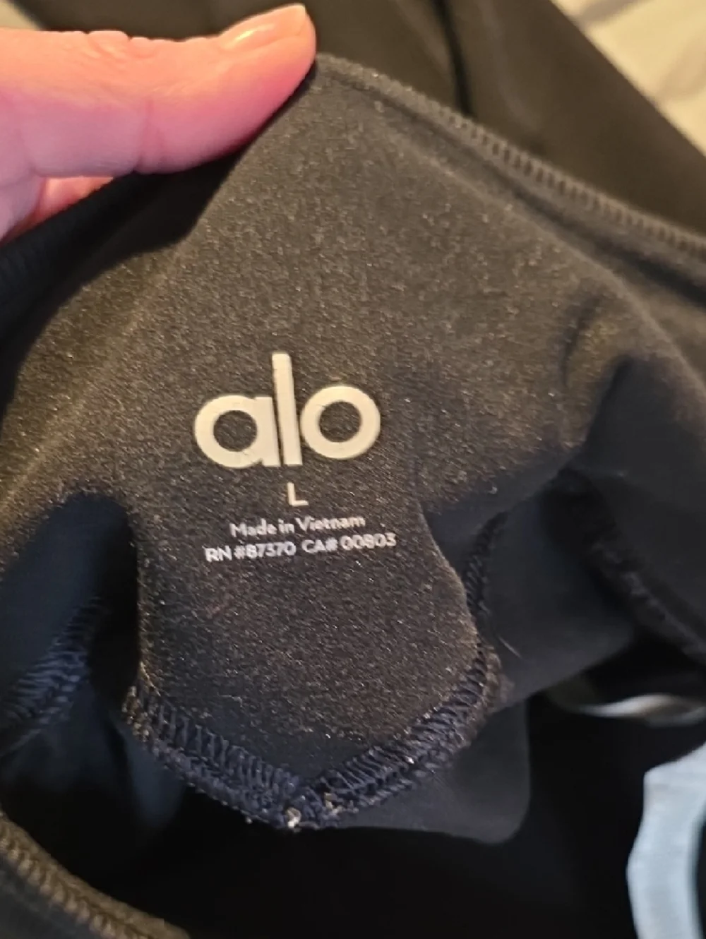 ALO Yoga slim fit